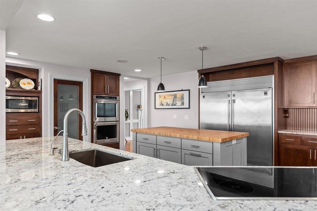 104 LIMEKILN DRIVE, Neenah, WI 54952