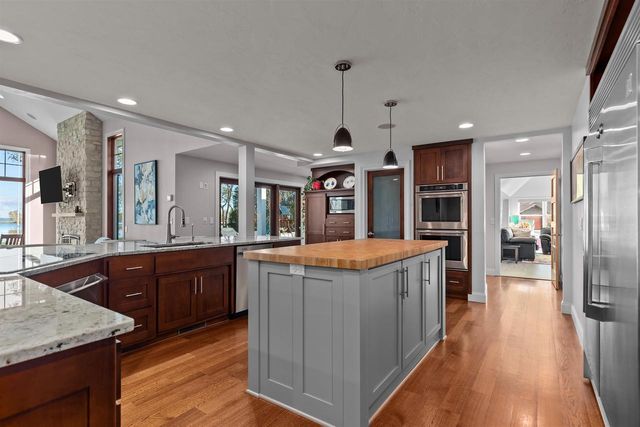 104 LIMEKILN DRIVE, Neenah, WI 54952