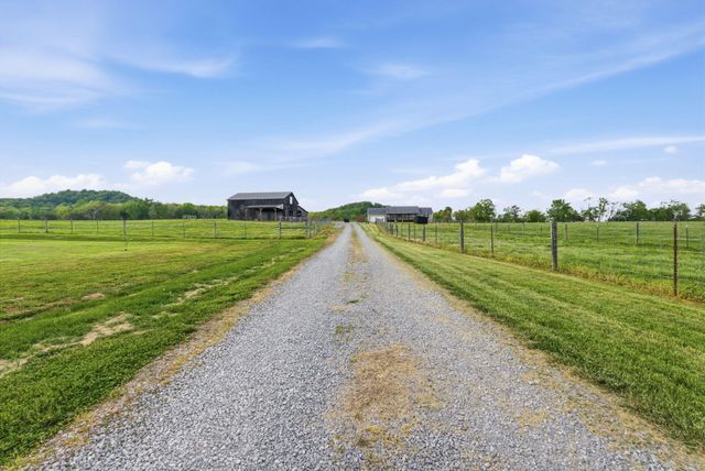 1782 Harris Creek Road, Stanford, KY 40484