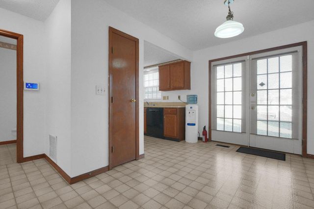 5288 Hyde Park Drive, Hilliard, OH 43026