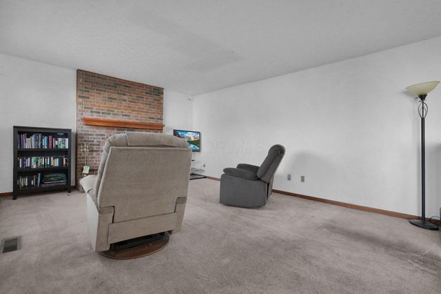 5288 Hyde Park Drive, Hilliard, OH 43026