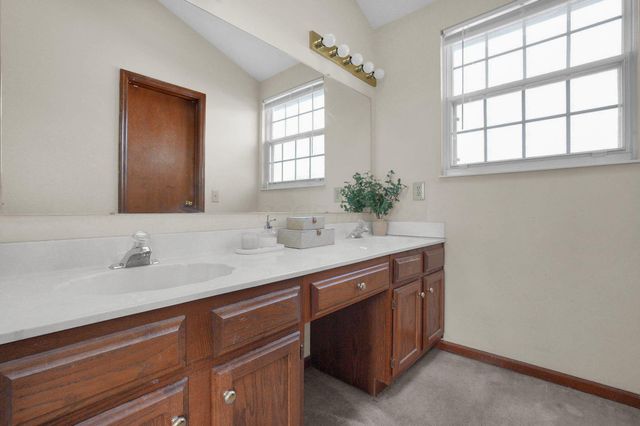 5288 Hyde Park Drive, Hilliard, OH 43026