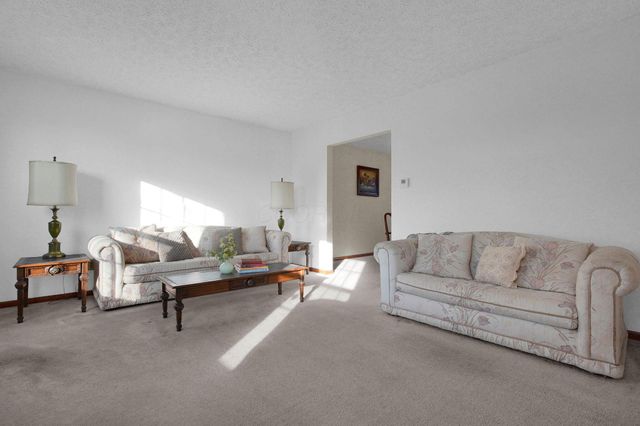 5288 Hyde Park Drive, Hilliard, OH 43026