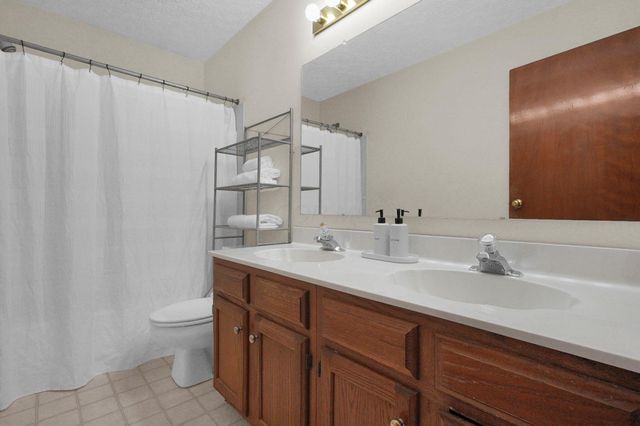 5288 Hyde Park Drive, Hilliard, OH 43026