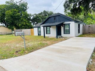 506 N Hackberry Street, Sweeny, TX 77480