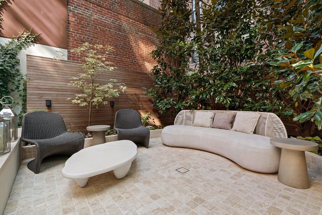 34 W 12TH Street, New York City, NY 10011