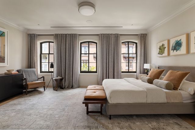 34 W 12TH Street, New York City, NY 10011