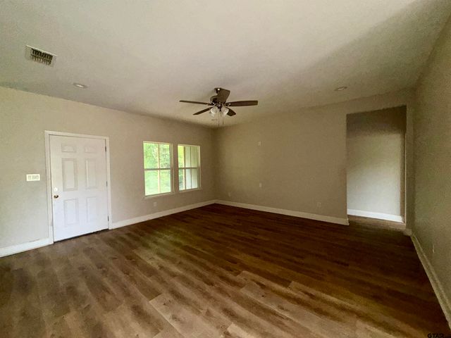 106 Elm St, Winona, TX 75792