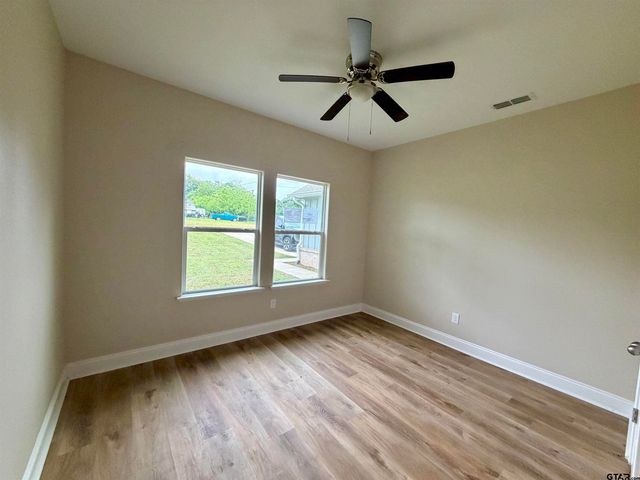 106 Elm St, Winona, TX 75792