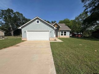 106 Elm St, Winona, TX 75792