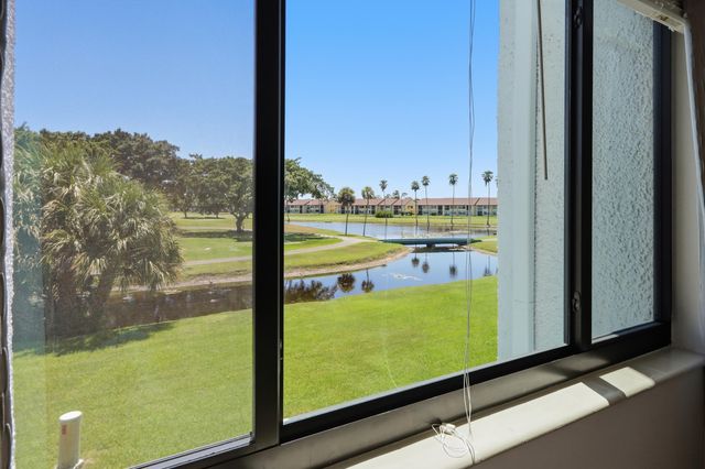 4489 Luxemburg Court 202, Lake Worth, FL 33467