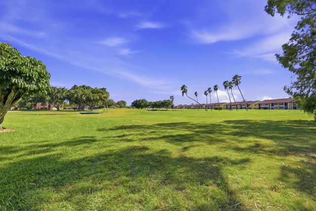 4489 Luxemburg Court 202, Lake Worth, FL 33467