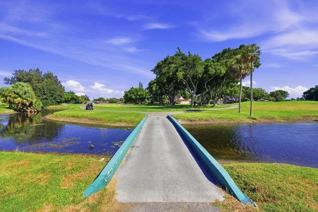 4489 Luxemburg Court 202, Lake Worth, FL 33467