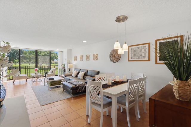 4489 Luxemburg Court 202, Lake Worth, FL 33467
