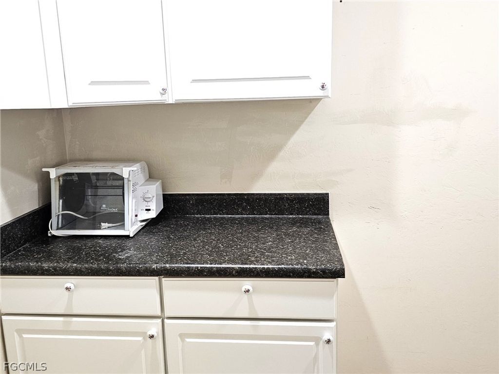 Image 13 of property listing at 1811 Savona PKWY W, Cape Coral, FL 33914