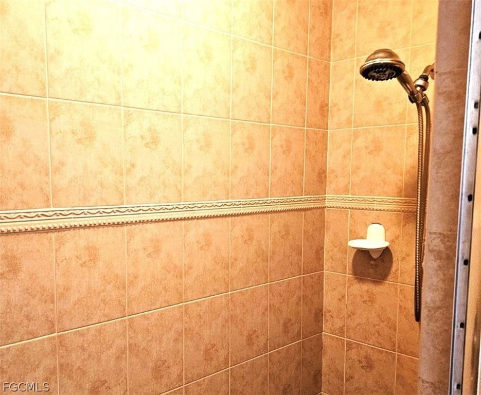 Image 16 of property listing at 1811 Savona PKWY W, Cape Coral, FL 33914