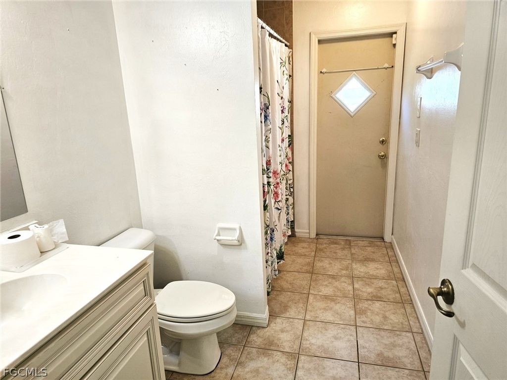 Image 22 of property listing at 1811 Savona PKWY W, Cape Coral, FL 33914