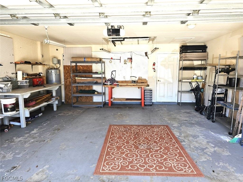 Image 4 of property listing at 1811 Savona PKWY W, Cape Coral, FL 33914