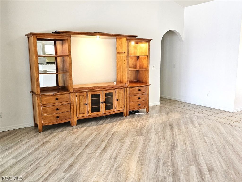 Image 6 of property listing at 1811 Savona PKWY W, Cape Coral, FL 33914