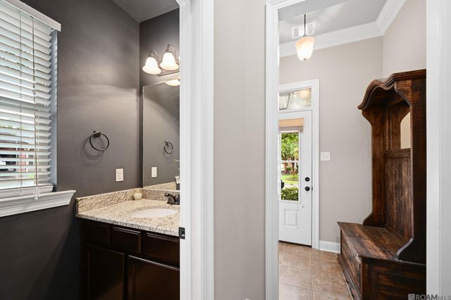 12494 Chartres Dr, Gonzales, LA 70737
