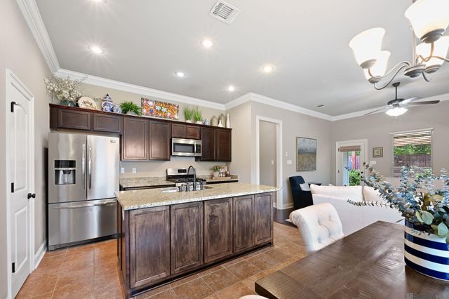 12494 Chartres Dr, Gonzales, LA 70737