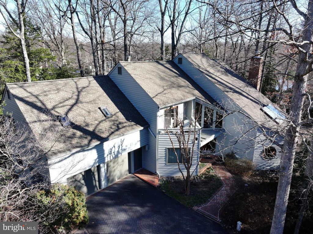 11574 LAKE NEWPORT RD, Reston, VA 20194