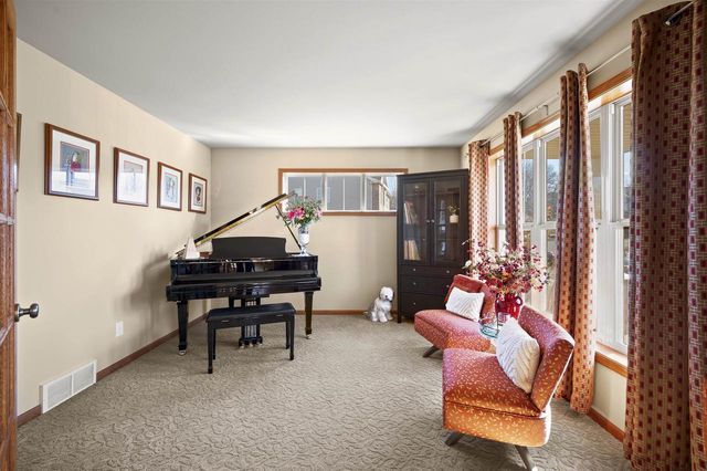 2638 Sweet Sparrow Place, Sun Prairie, WI 53590