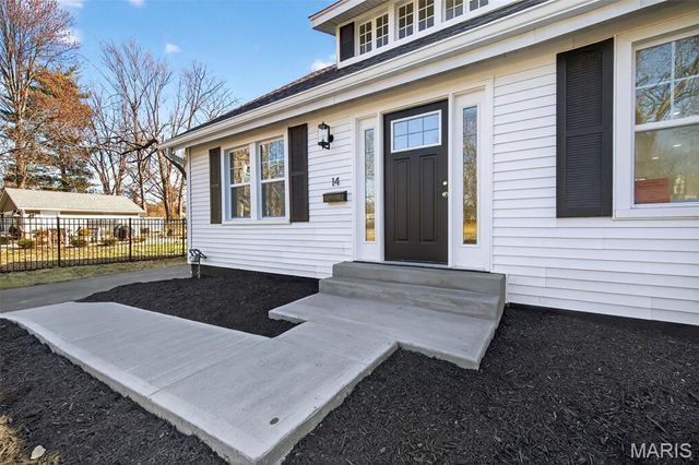 14 Armin Lane, Webster Groves, MO 63119