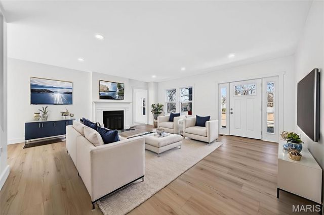 14 Armin Lane, Webster Groves, MO 63119