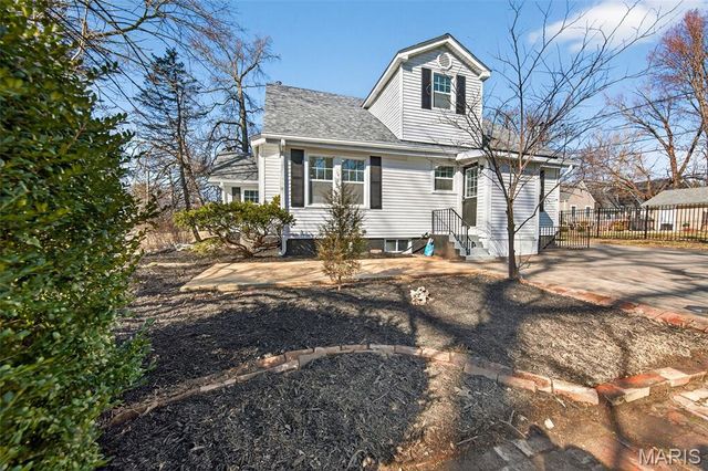 14 Armin Lane, Webster Groves, MO 63119