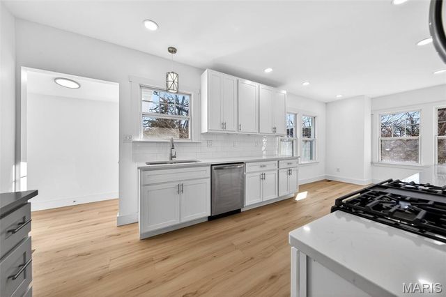 14 Armin Lane, Webster Groves, MO 63119