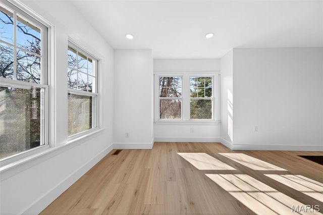 14 Armin Lane, Webster Groves, MO 63119