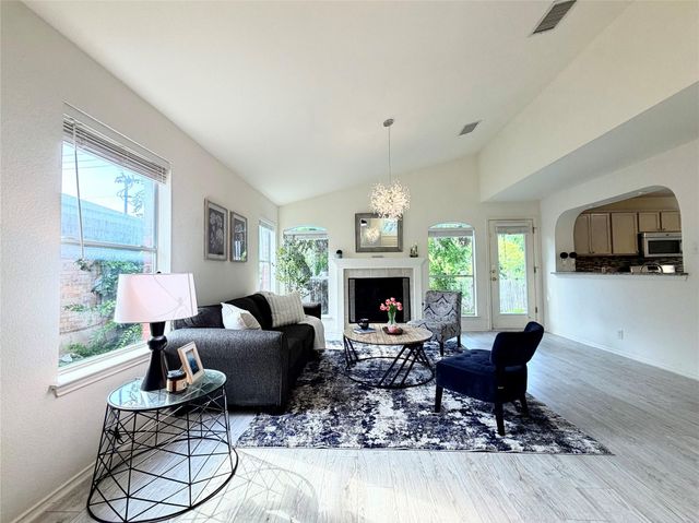 9802 Copper Creek DR, Austin, TX 78729
