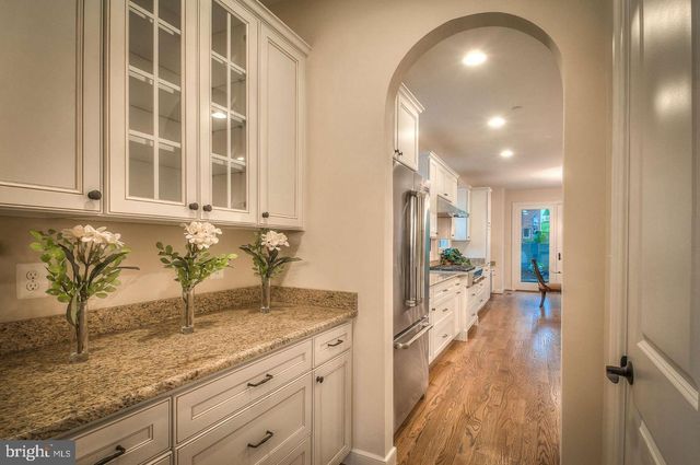 8700 MELWOOD RD, Bethesda, MD 20817