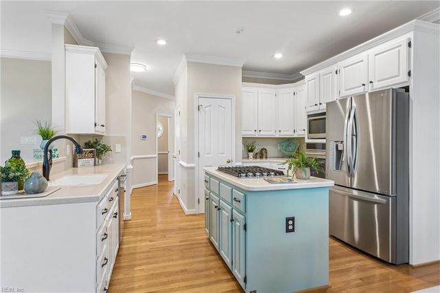 305 Hollingsworth CT, Yorktown, VA 23693