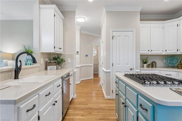 305 Hollingsworth CT, Yorktown, VA 23693