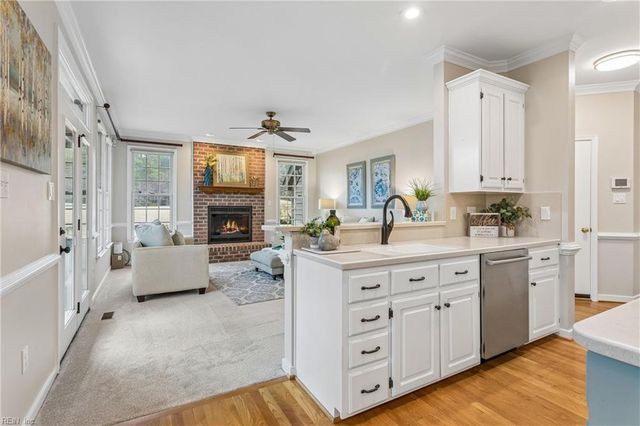 305 Hollingsworth CT, Yorktown, VA 23693