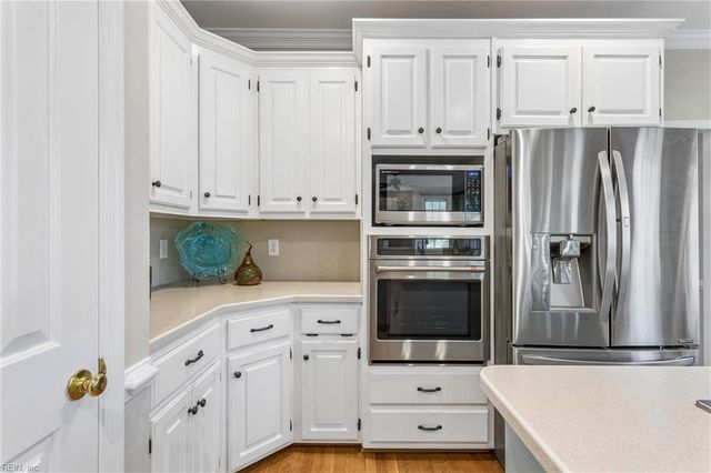 305 Hollingsworth CT, Yorktown, VA 23693