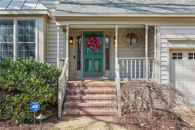 305 Hollingsworth CT, Yorktown, VA 23693