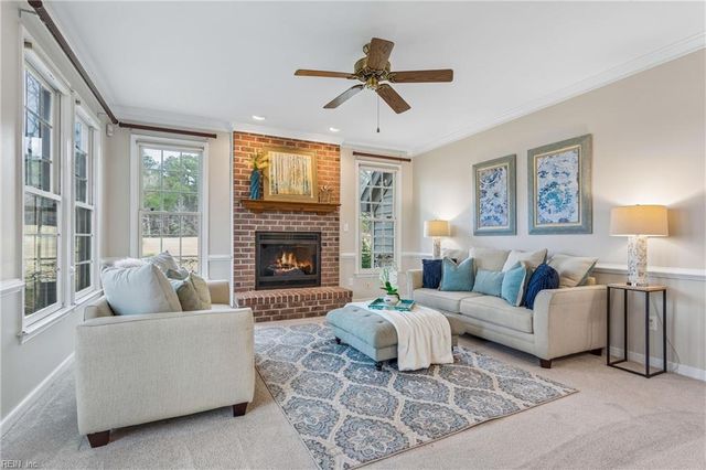 305 Hollingsworth CT, Yorktown, VA 23693