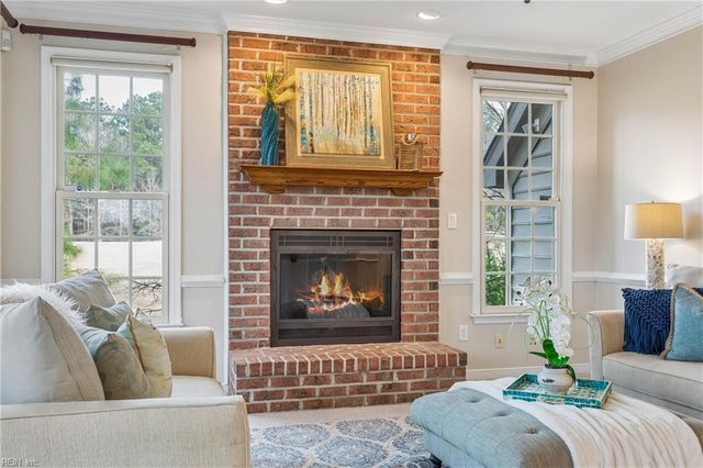 305 Hollingsworth CT, Yorktown, VA 23693