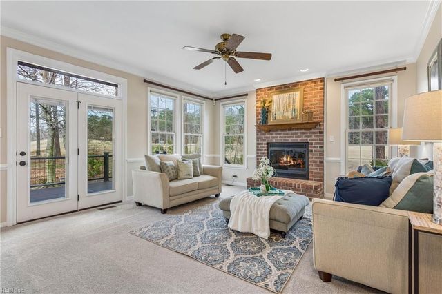 305 Hollingsworth CT, Yorktown, VA 23693