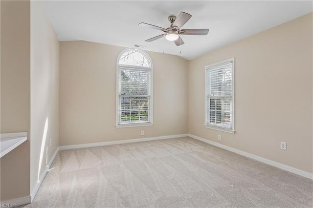 305 Hollingsworth CT, Yorktown, VA 23693