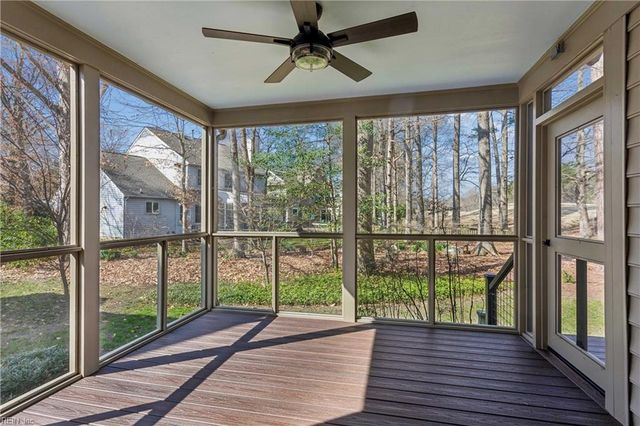 305 Hollingsworth CT, Yorktown, VA 23693