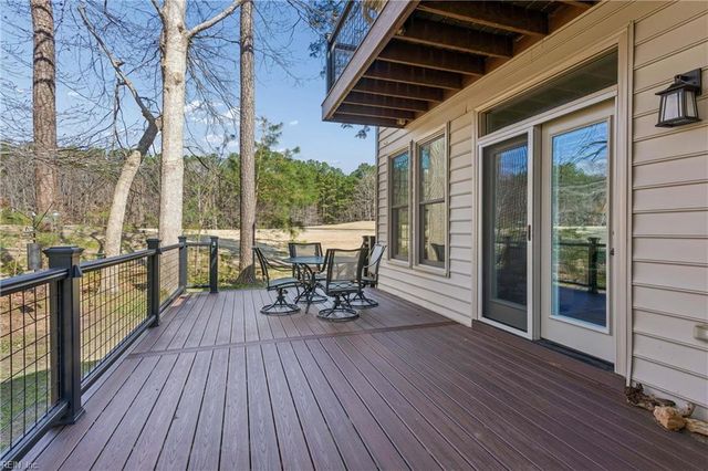 305 Hollingsworth CT, Yorktown, VA 23693