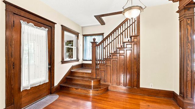221 S Poplar Street, Lagrange, IN 46761