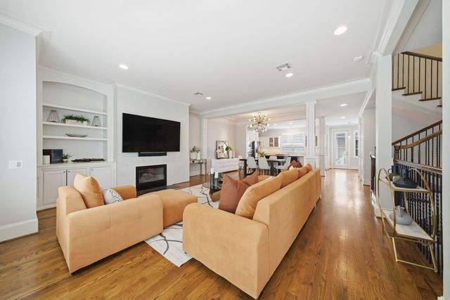 4915 Chenevert Street, Houston, TX 77004
