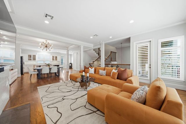 4915 Chenevert Street, Houston, TX 77004