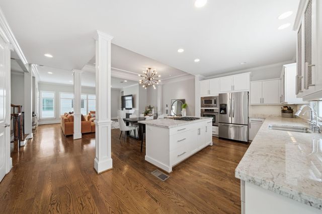 4915 Chenevert Street, Houston, TX 77004