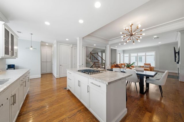 4915 Chenevert Street, Houston, TX 77004